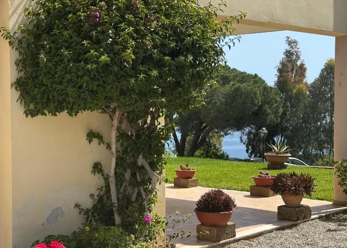 Blanco_loft708 Apartment